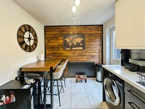 Kitchen - click for photo gallery